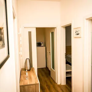 Apartment Hostly - Nicole - 2br In Full Center, Pontedera
